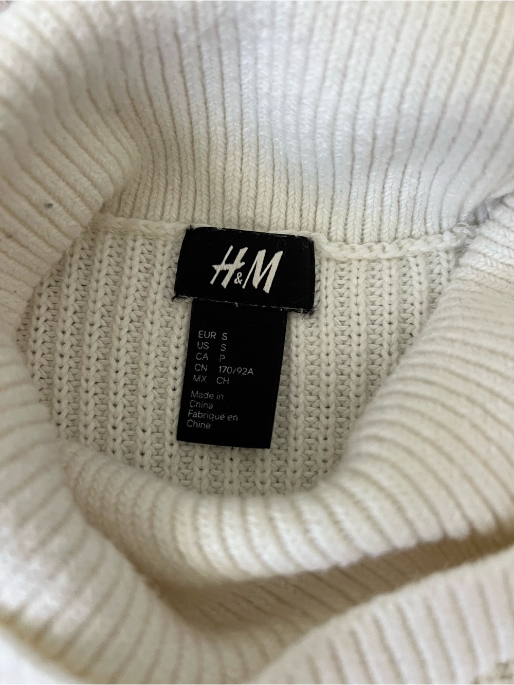 H&M Cream Ribbed Turtleneck Sweater - Picture 2 of 4
